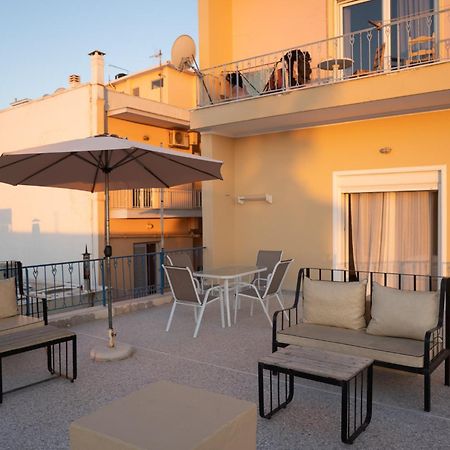 Central Mytilene City-View Apartment For 7 מראה חיצוני תמונה
