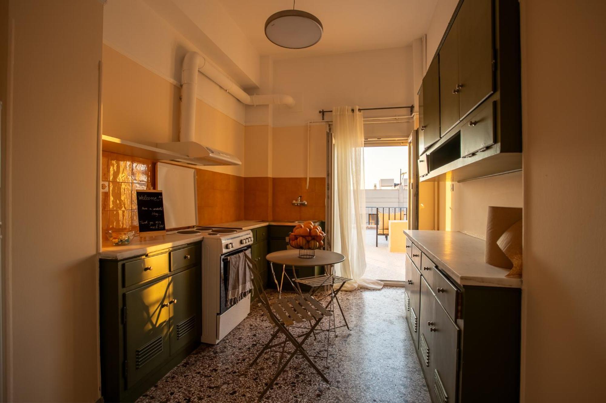 Central Mytilene City-View Apartment For 7 מראה חיצוני תמונה