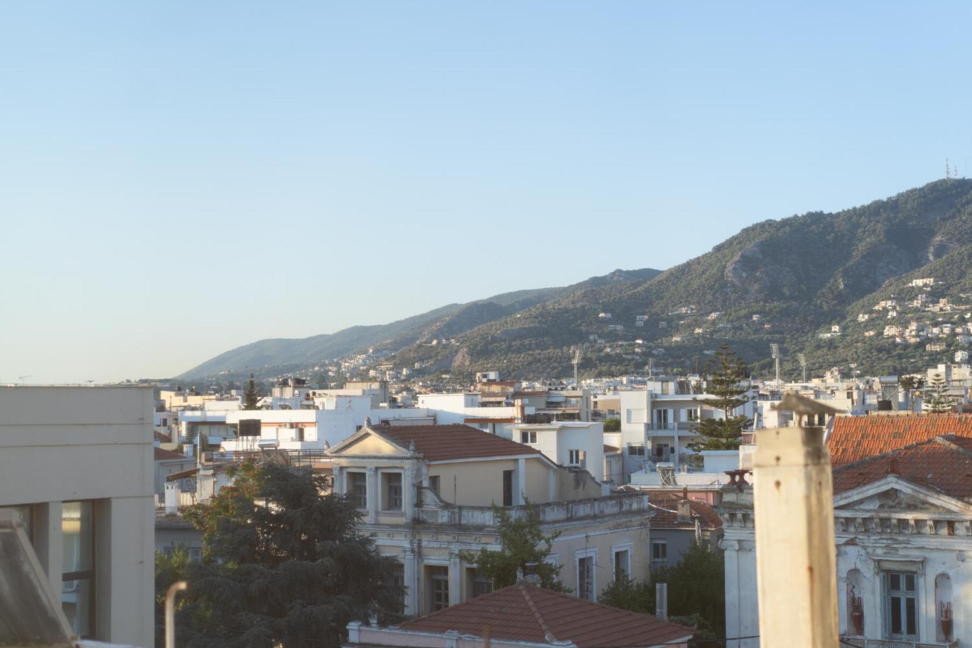Central Mytilene City-View Apartment For 7 מראה חיצוני תמונה
